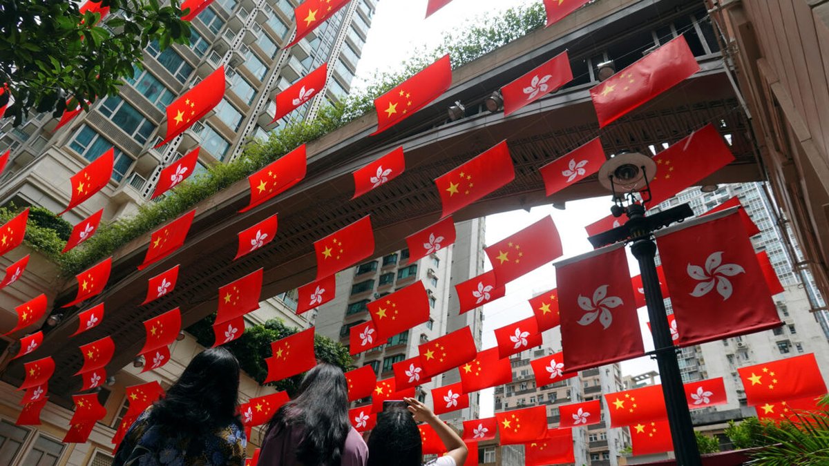 香港加速器永久免费下载：风险与挑战并存的网络加速选择