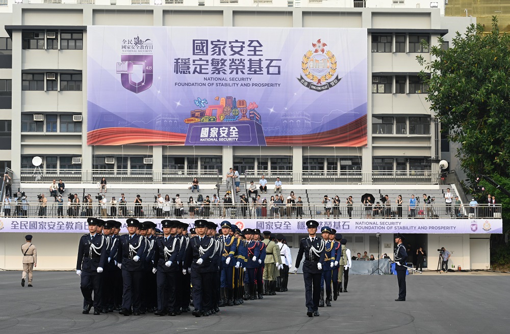 开车男女免费下载：风险与挑战并存的灰色地带